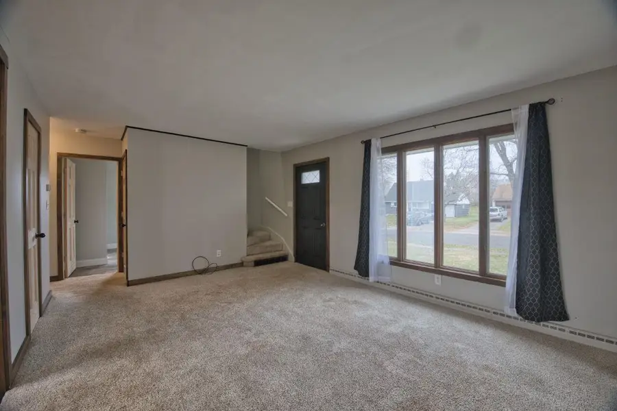 420 Arlington Rd, Hoyt Lakes, MN 55750-0000 - Image #2