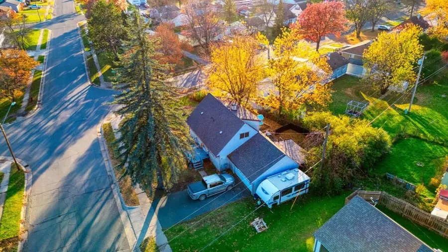 507 Hampshire Dr, Hoyt Lakes, MN 55750 - Image #2