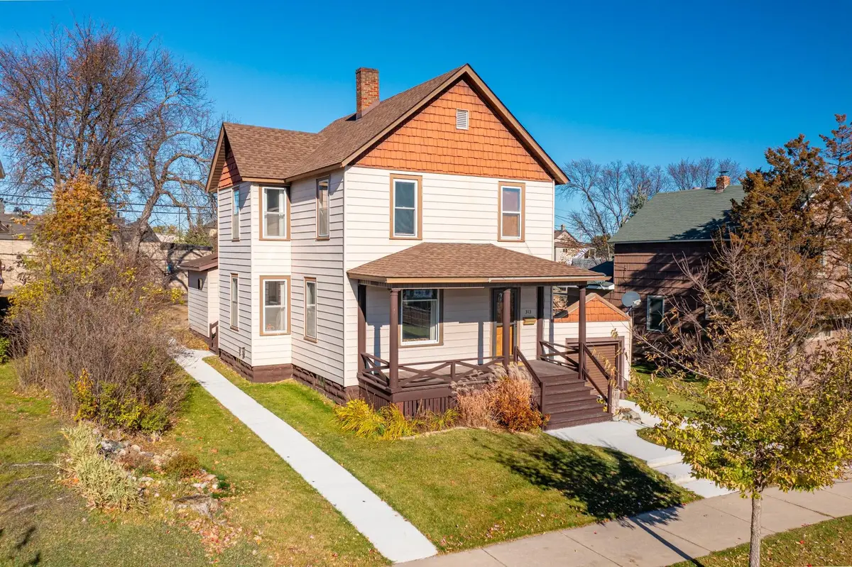 313 E Chapman St, Ely, MN 55731 - Image #1