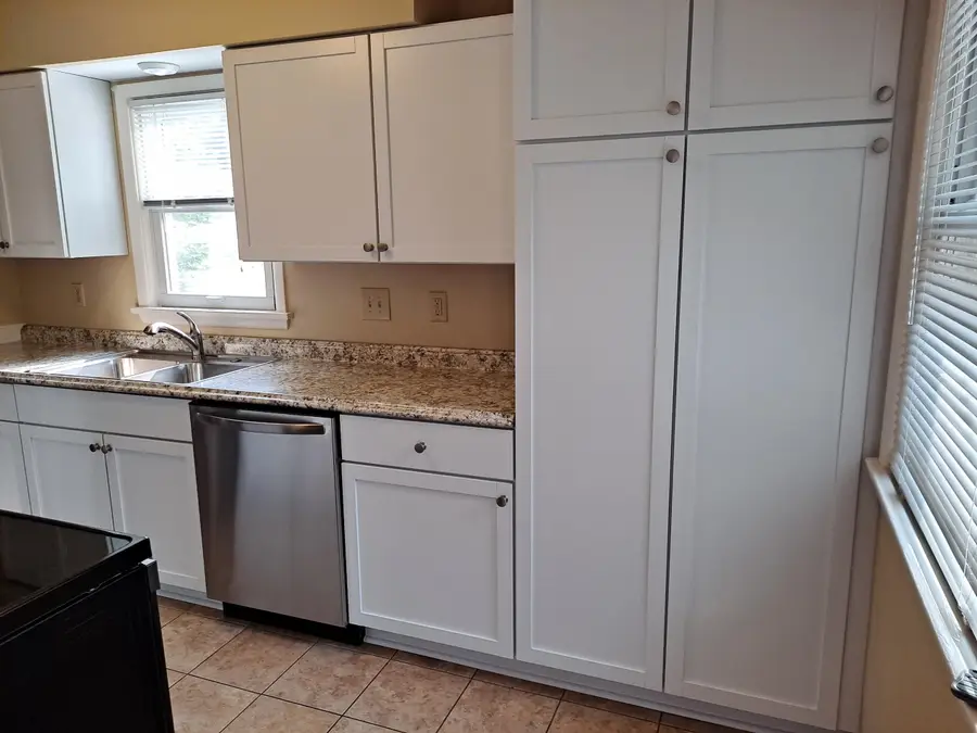 937 W Arrowhead Rd, Duluth, MN 55811 - Image #3