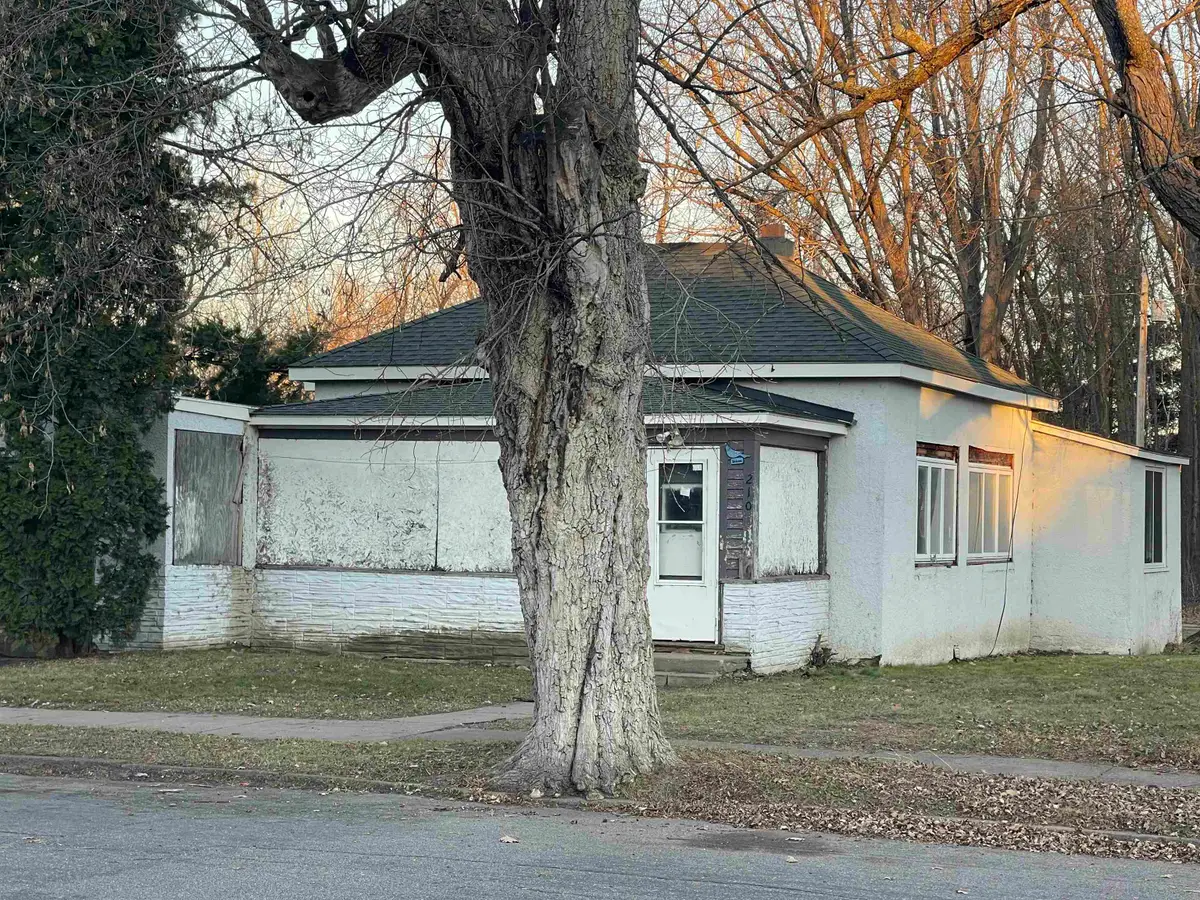 210 N Cedar St, Onamia, MN 56359 - Image #1