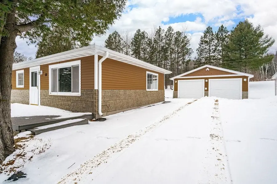52 Davis Dr, Silver Bay, MN 55614 - Image #3