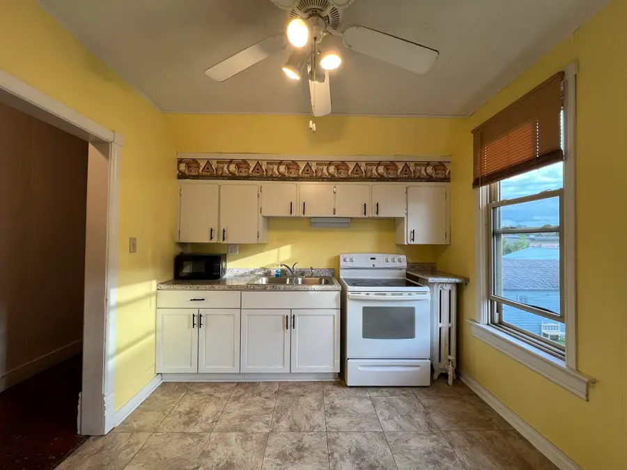 420 1/2 E Lake Shore Dr, Ashland, WI 54806 - Image #3