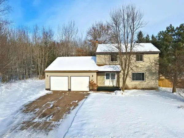40 Marks Dr, Silver Bay, MN 55614
