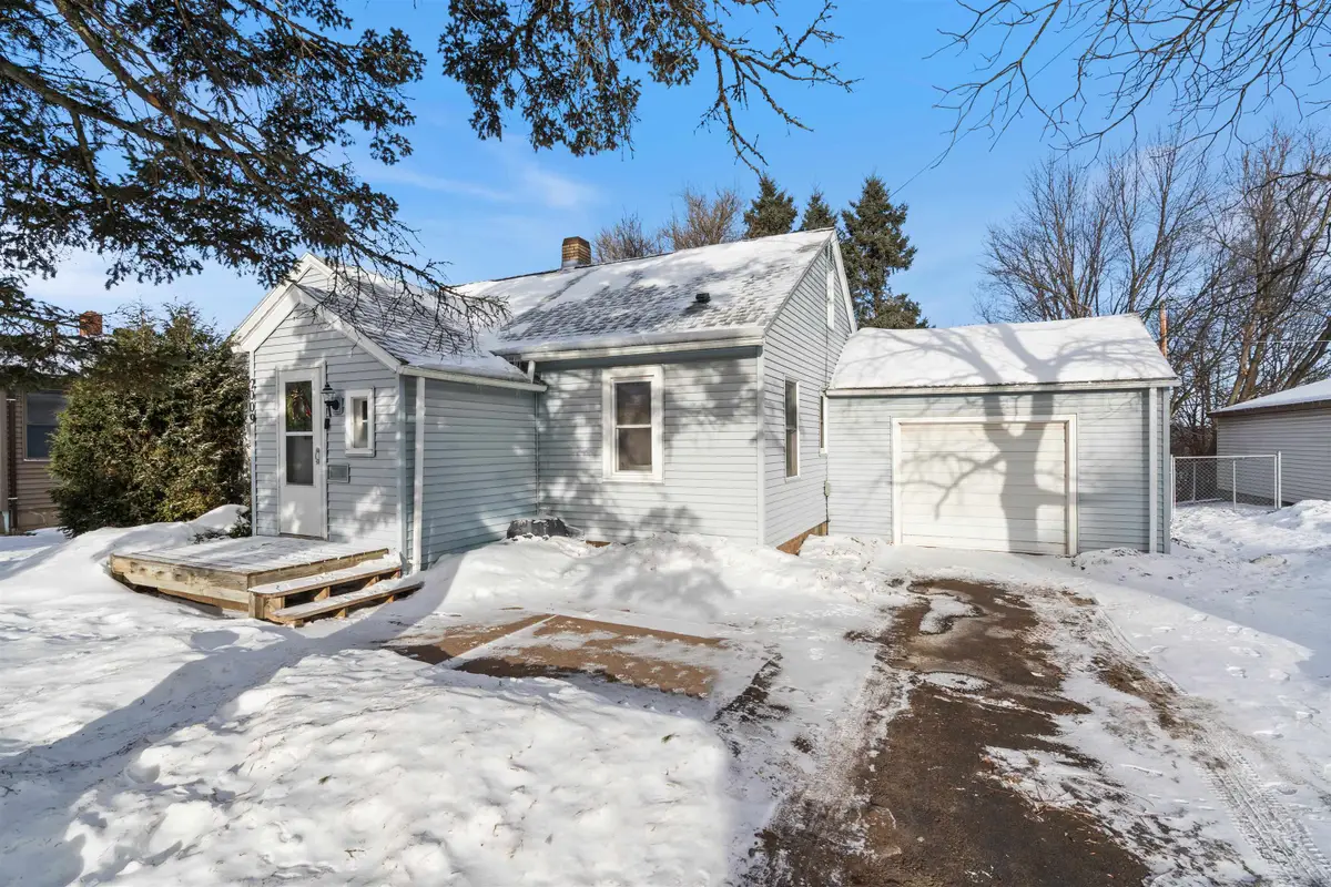 2009 Carlton Ave, Cloquet, MN 55720 - Image #1