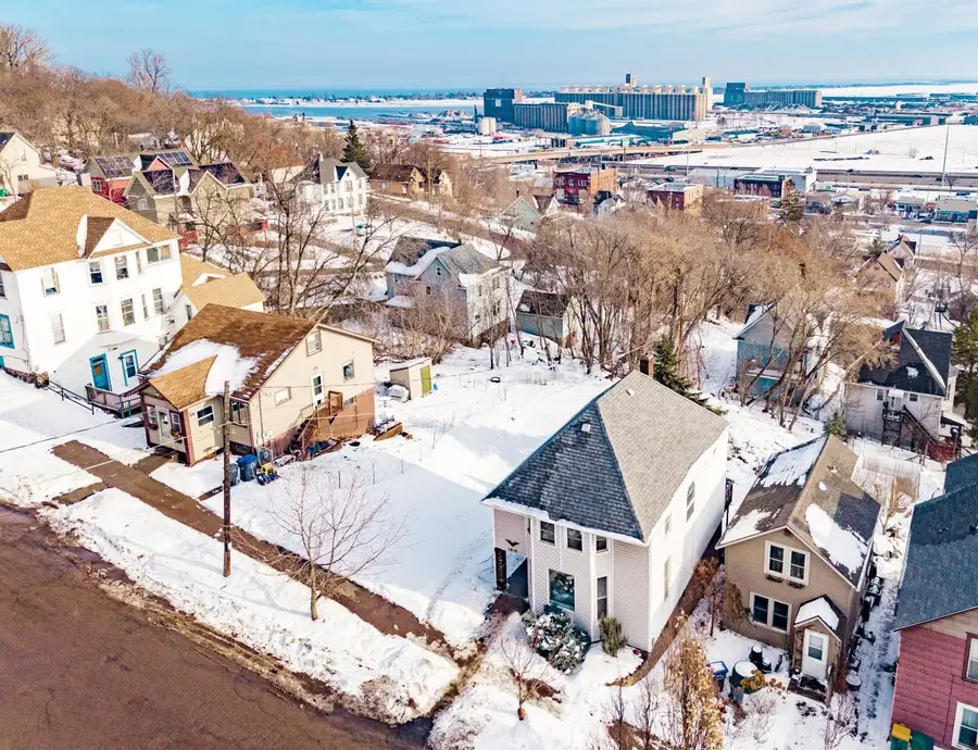 1812 W 3rd St, Duluth, MN 55806 - Image #2