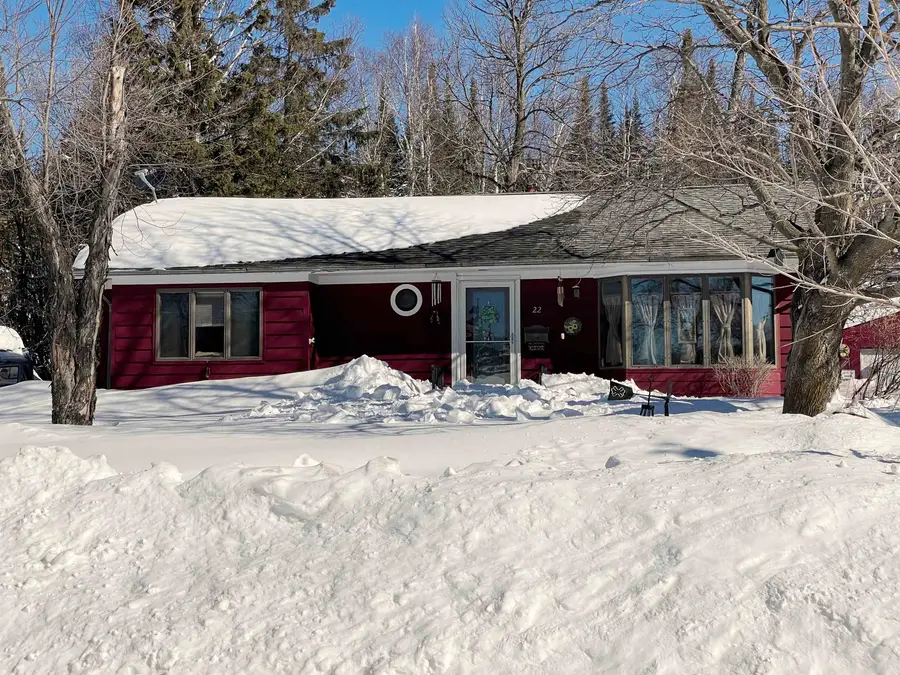 22 Hays Cr, Silver Bay, MN 55614 - Image #2