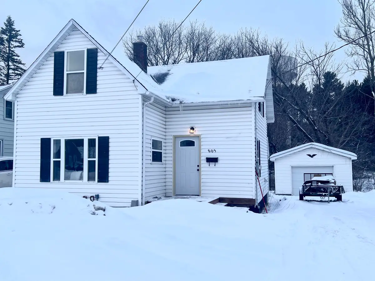 805 Park Ave, Cloquet, MN 55720 - Image #1