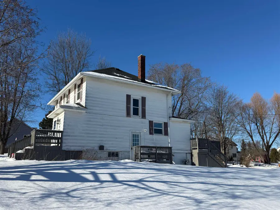 126 NW 5th St, Chisholm, MN 55719 - Image #2