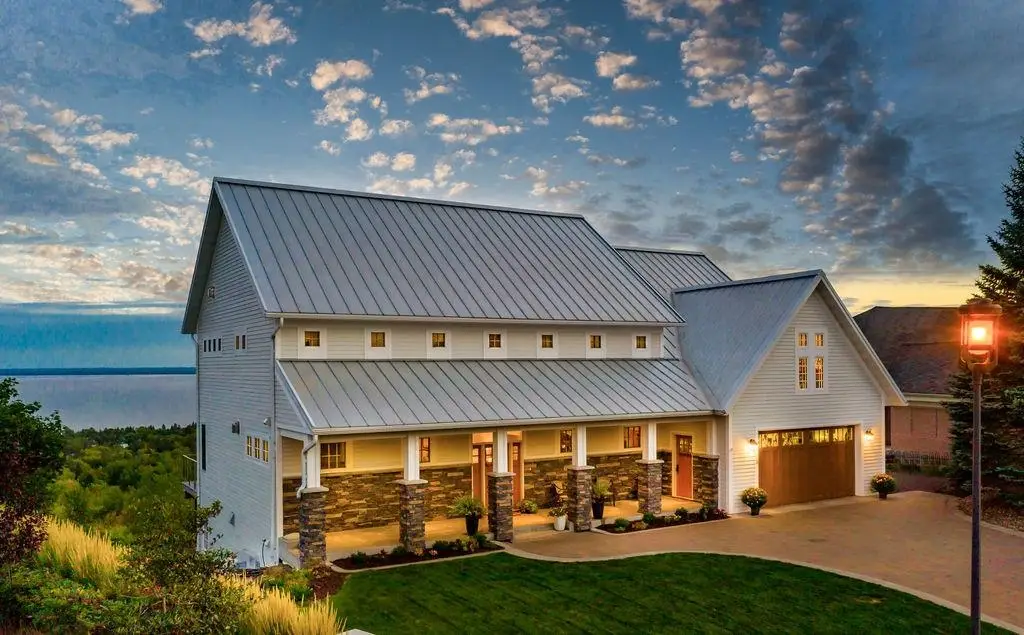 3725 North Ridge Rd, Duluth, MN 55804 - Image #1