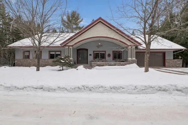 4 Kilner Bay Dr, Superior, WI 54880