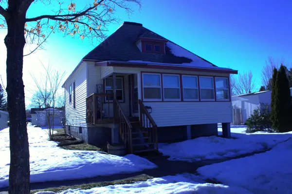 713 7th Ave E, Ashland, WI 54806