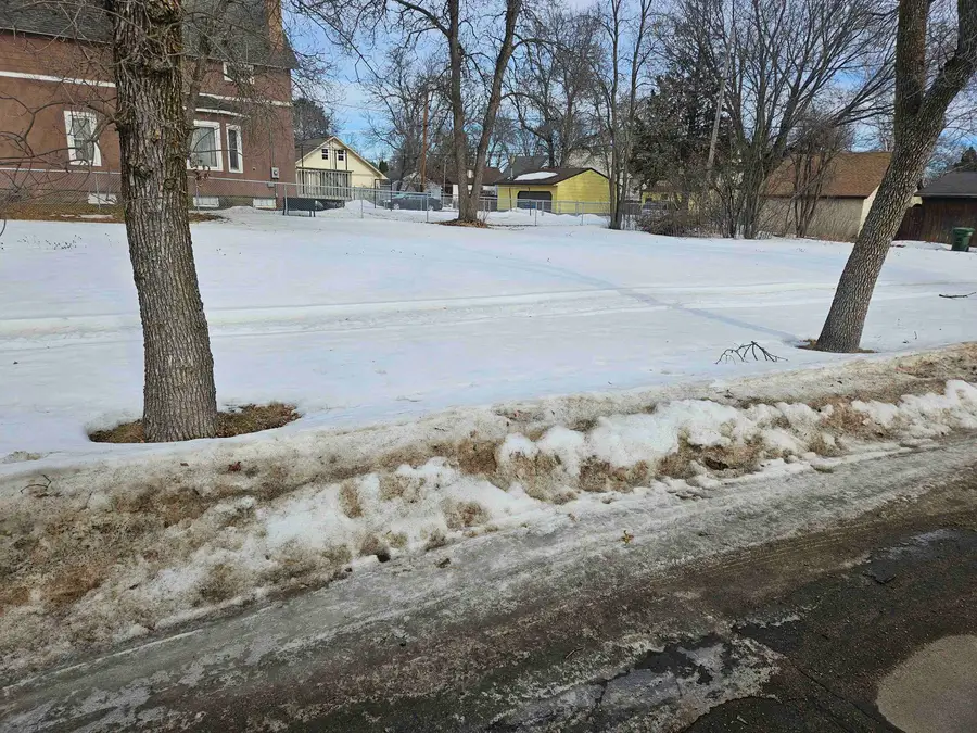 2724 2nd Ave E, Hibbing, MN 55746 - #2