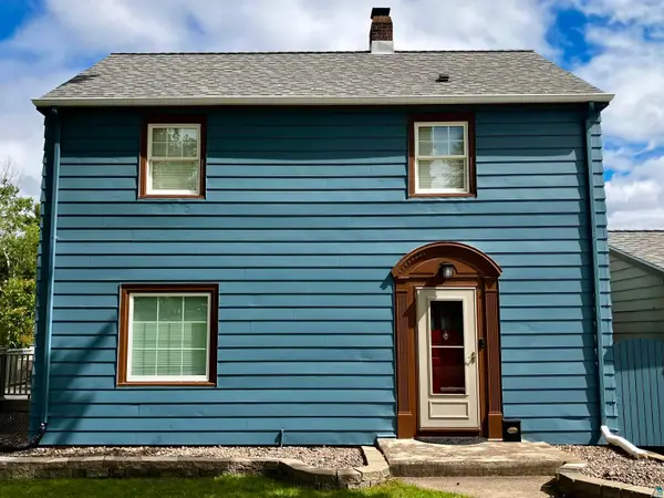 3406 E 4th St, Duluth, MN 55804