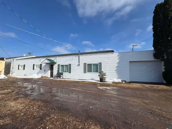406 4th St, Moose Lake, MN 55767