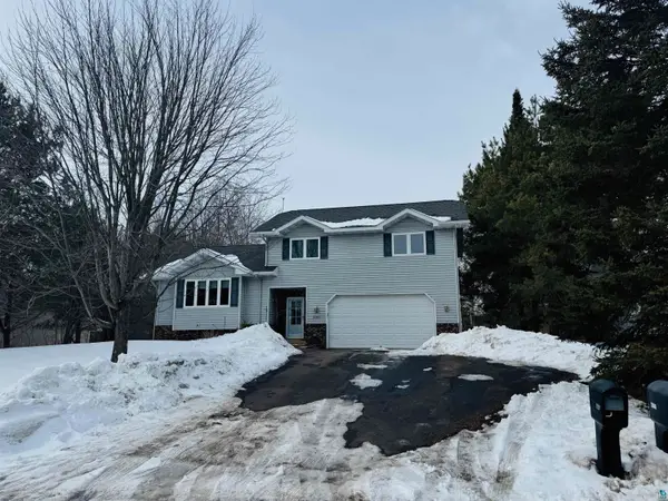 2360 Apple Ridge Dr, Duluth, MN 55811