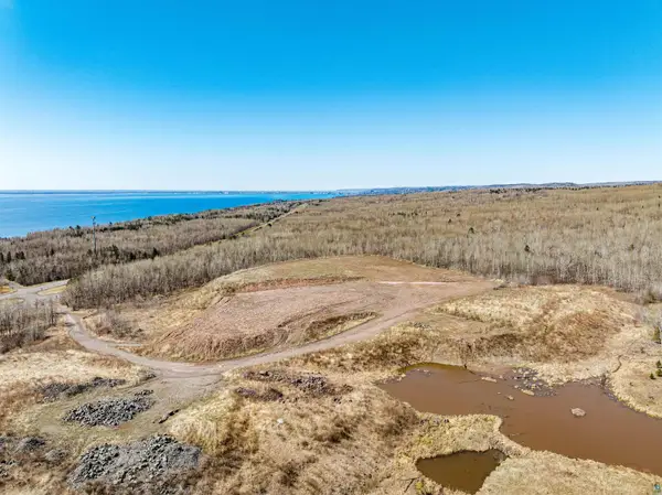 xxx Hwy 61 E, Duluth, MN 55804