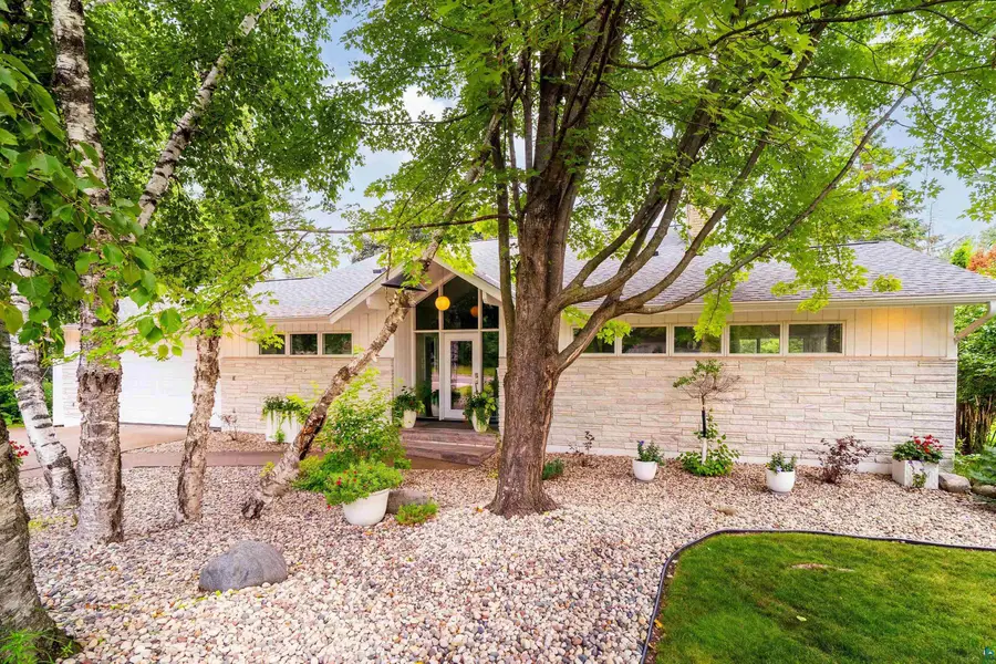 630 Valley Dr, Duluth, MN 55804 - #2