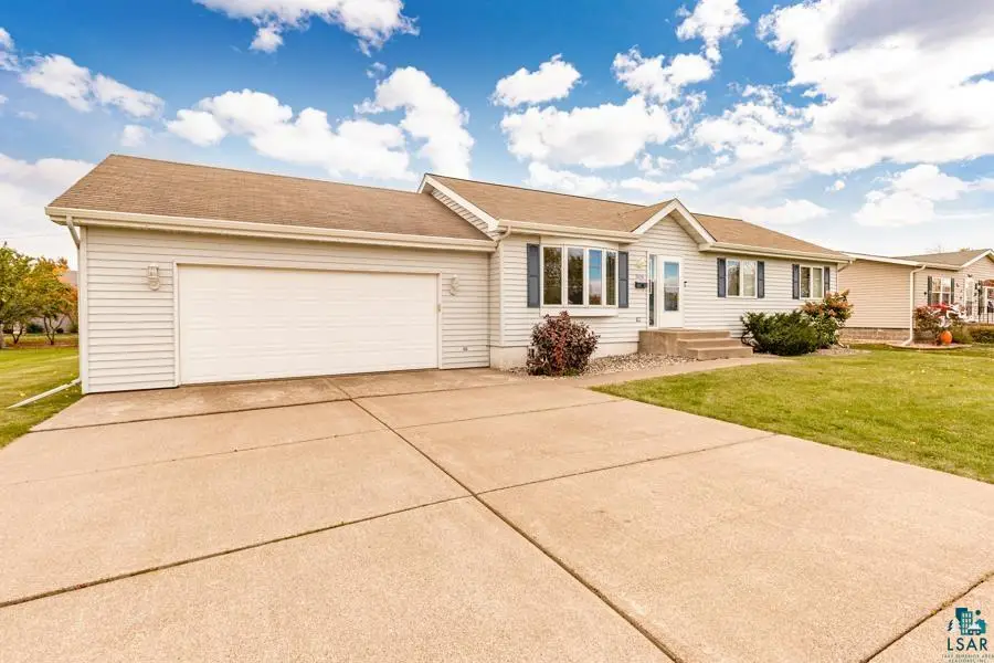 2020 E 11th St, Superior, WI 54880 - #1