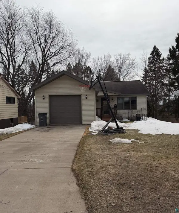 5226 Oakley St, Duluth, MN 55804