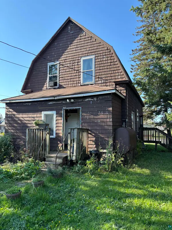 4031 E 2nd St, Superior, WI 54880