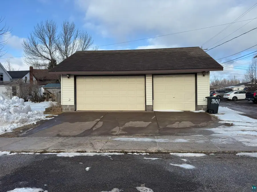 301 8th St, Two Harbors, MN 55616 - #3