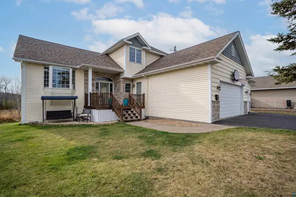 714 Creekside Cr, Duluth, MN 55811