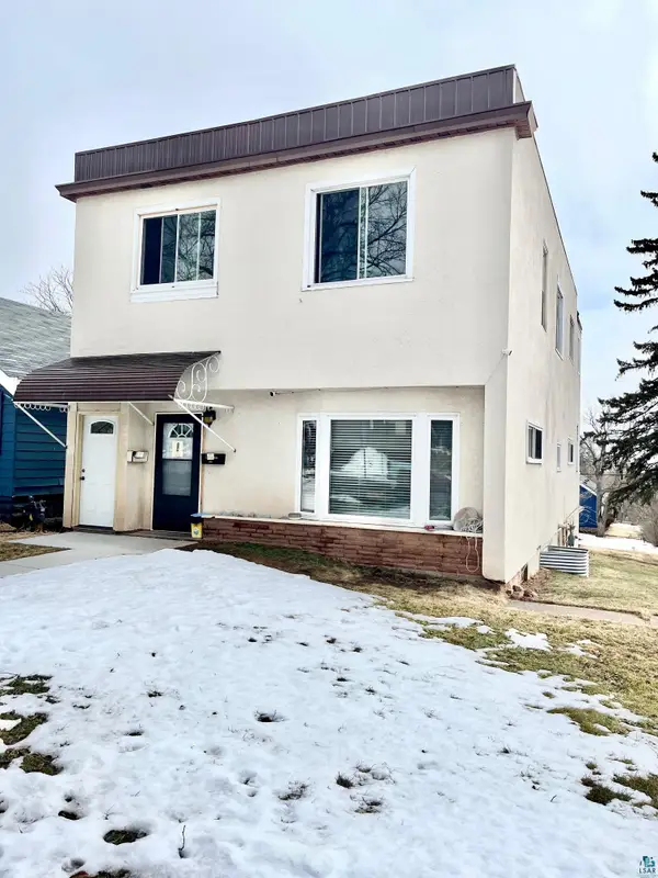 4332 W 8th St, Duluth, MN 55807