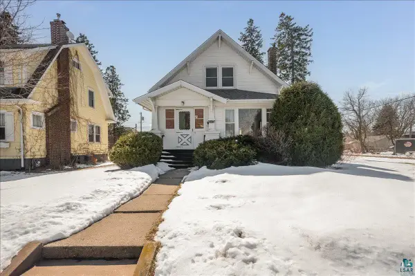 302 E 8th St, Superior, WI 54880