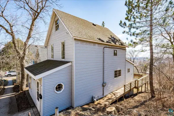 305 N 18 1/2 Ave W, Duluth, MN 55806