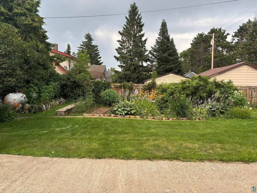 118 E James St, Ely, MN 55731 - #2