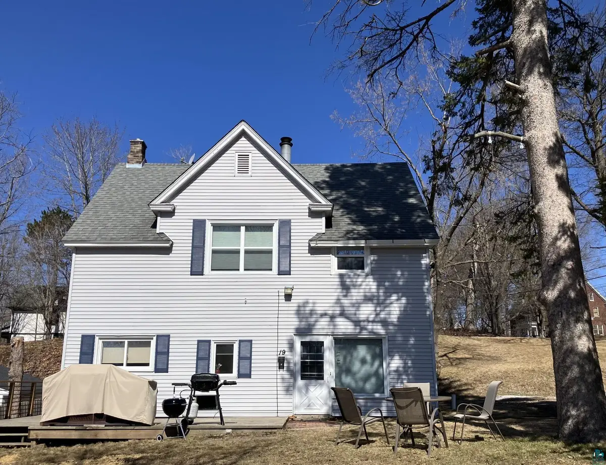 19 E Oxford St, Duluth, MN 55803 - #1