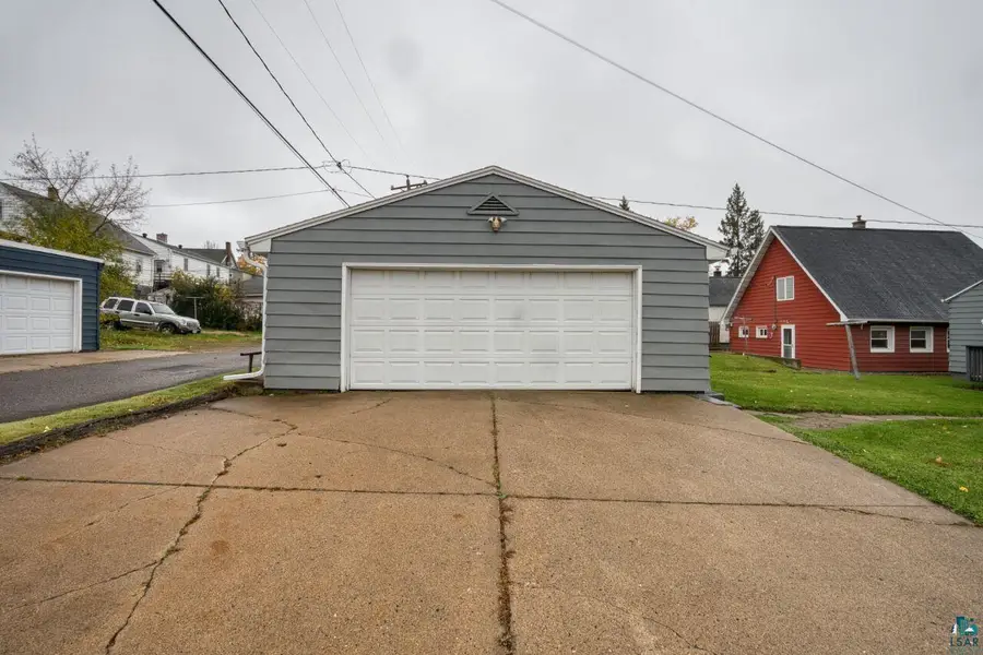 1008 Douglas Ave, Eveleth, MN 55734-0000 - #2