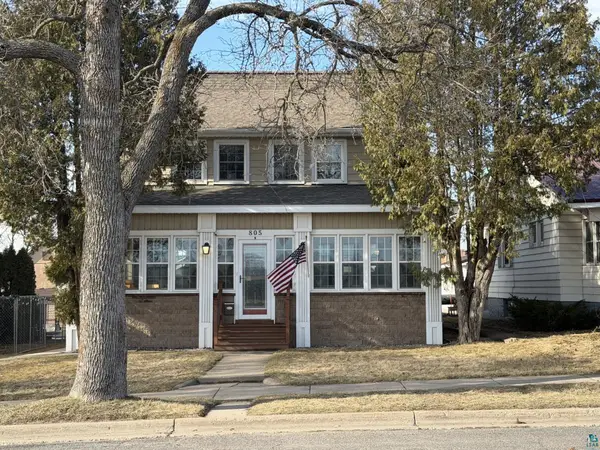 805 Harrison St, Eveleth, MN 55734