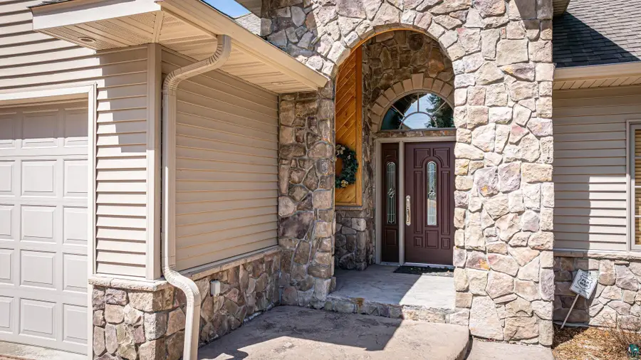 2211 Spaulding Dr, Ely, MN 55731 - #2