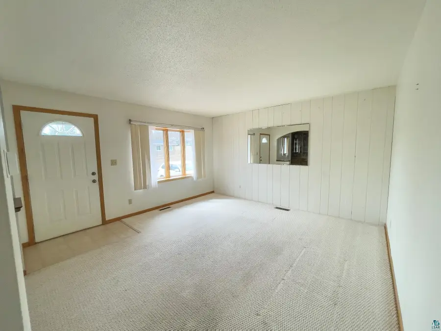 16 Law Dr, Silver Bay, MN 55614 - #3