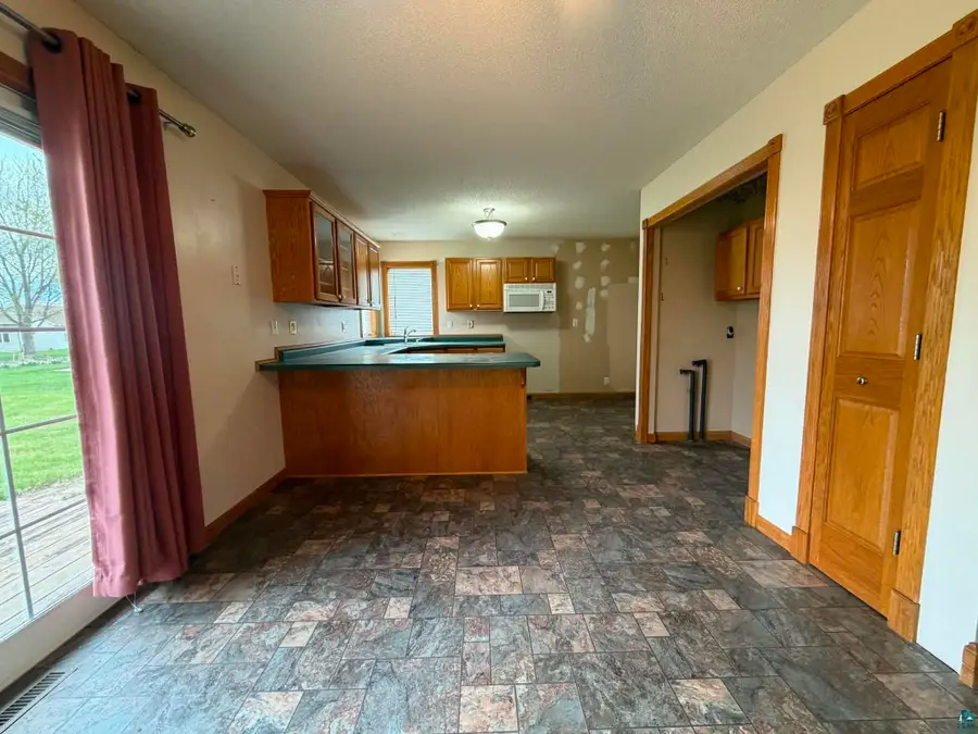 401 W 17th St, Glencoe, MN 55336 - #2