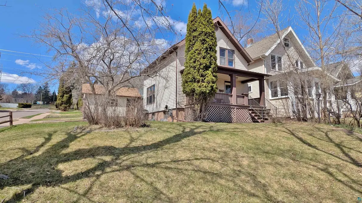 1103 E 10th St, Duluth, MN 55805 - #1