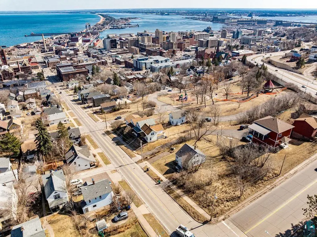 2 W 7th St, Duluth, MN 55802 - #1
