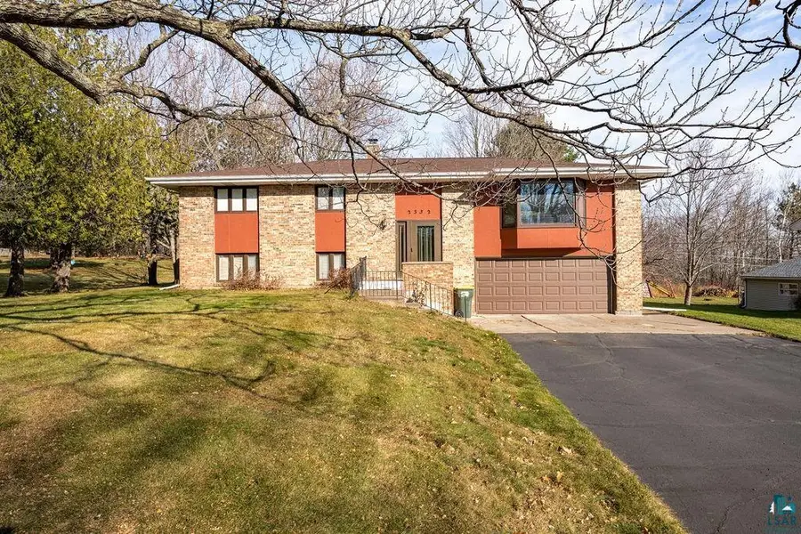 2332 Springvale Rd, Duluth, MN 55811 - #2