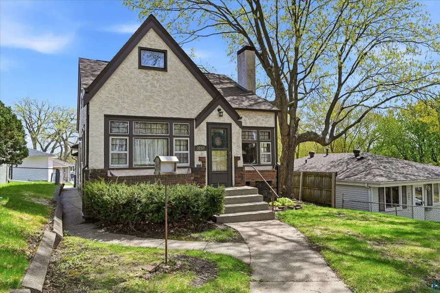 3257 Hayes St Ne, Minneapolis, MN 55418 - #2