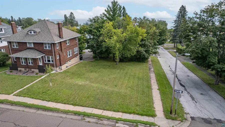 200X E 3rd St, Duluth, MN 55805 - #3