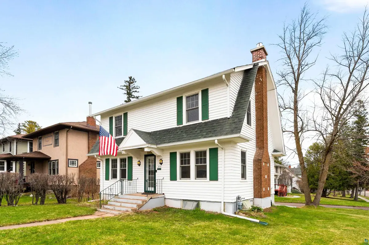 202 N 40th Ave E, Duluth, MN 55804 - #1