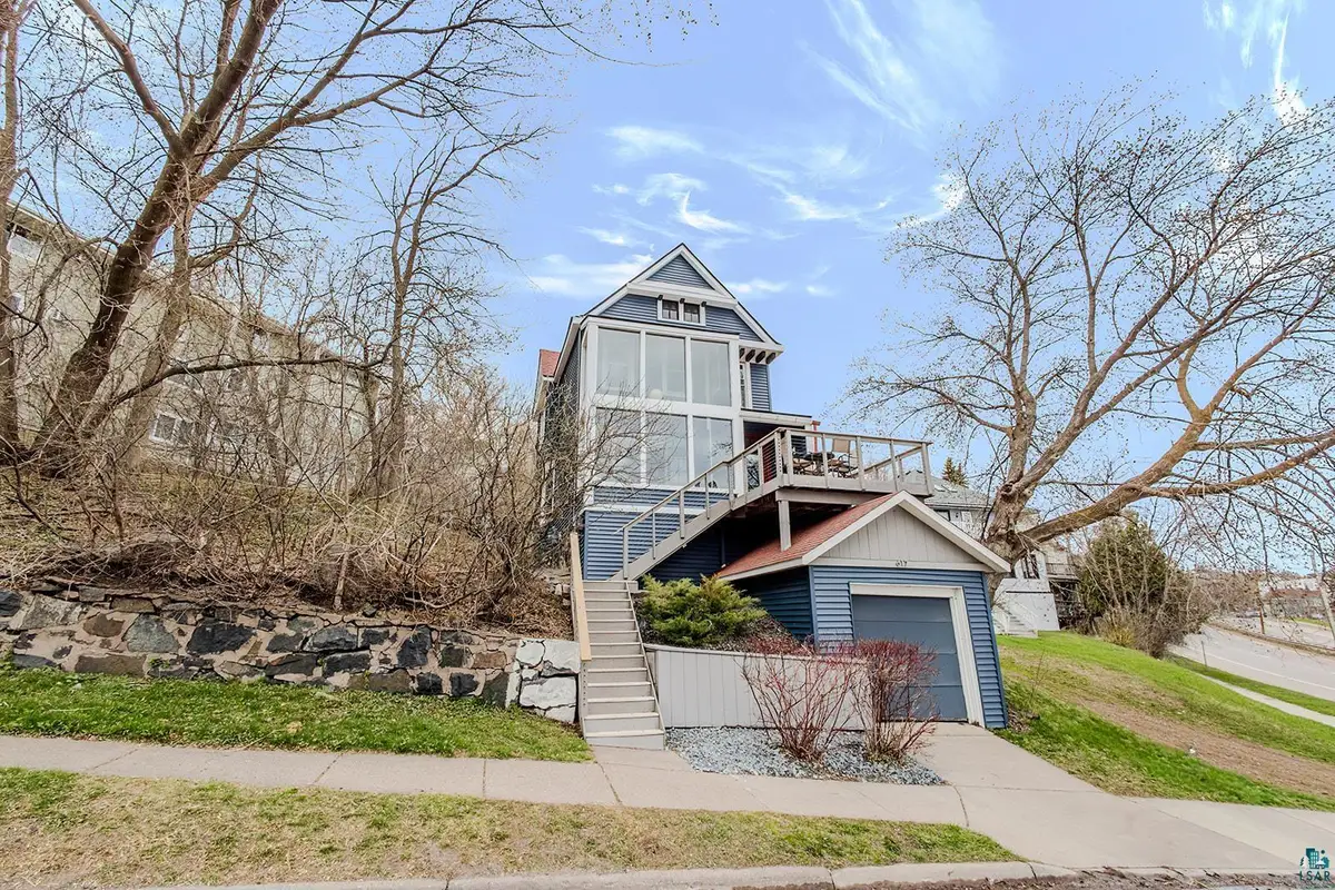 617 W 2nd St, Duluth, MN 55806 - #1
