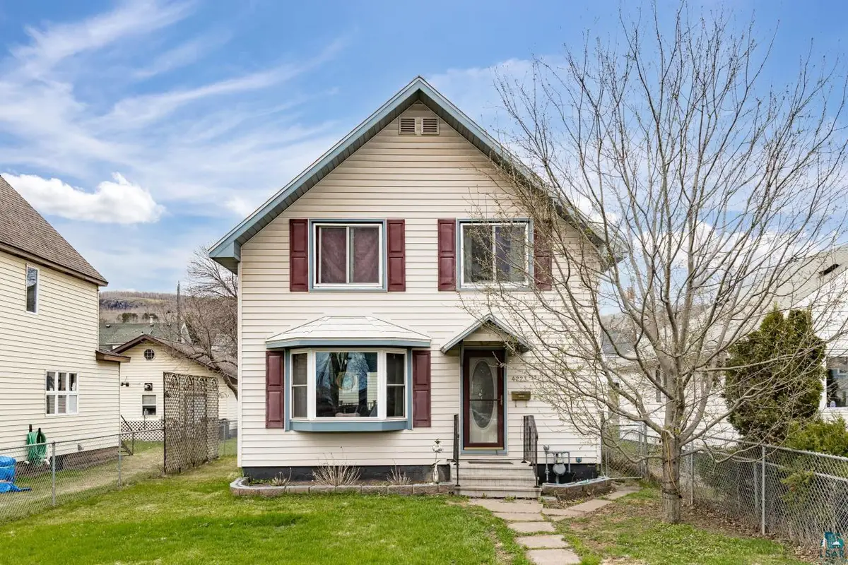 4223 W 5th St, Duluth, MN 55807 - #1