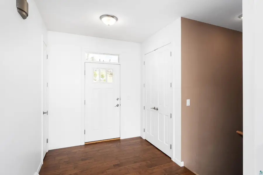 703 W 4th St, Duluth, MN 55806 - #3
