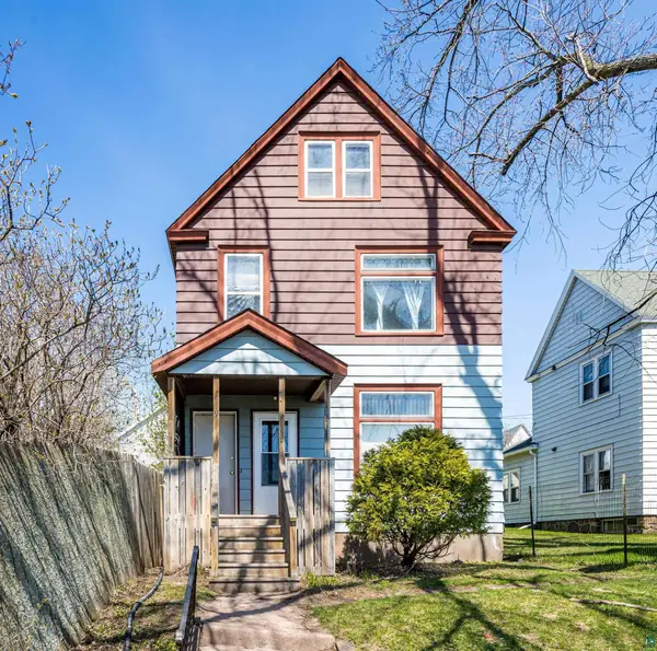 419 E 5th St, Duluth, MN 55805