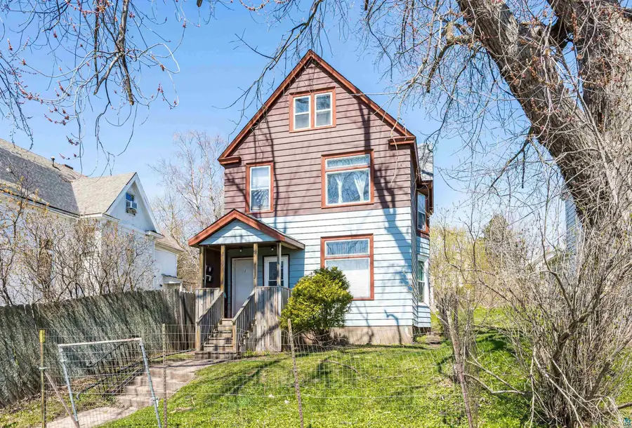 419 E 5th St, Duluth, MN 55805 - #3