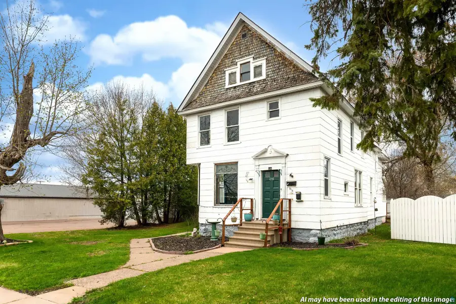 216 Prentice Ave, Ashland, WI 54806 - #2