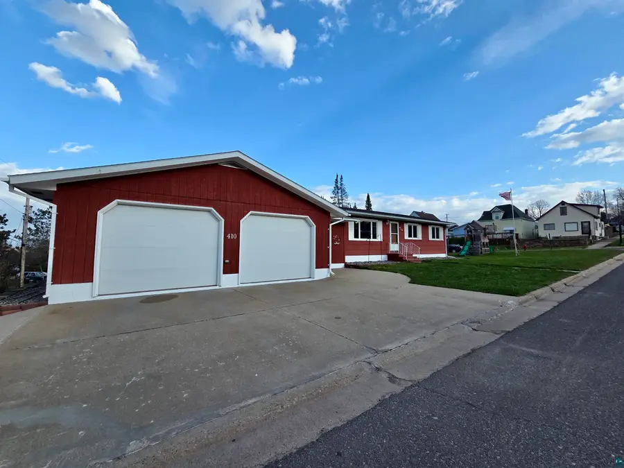 410 N Summit St, Gilbert, MN 55741 - #2